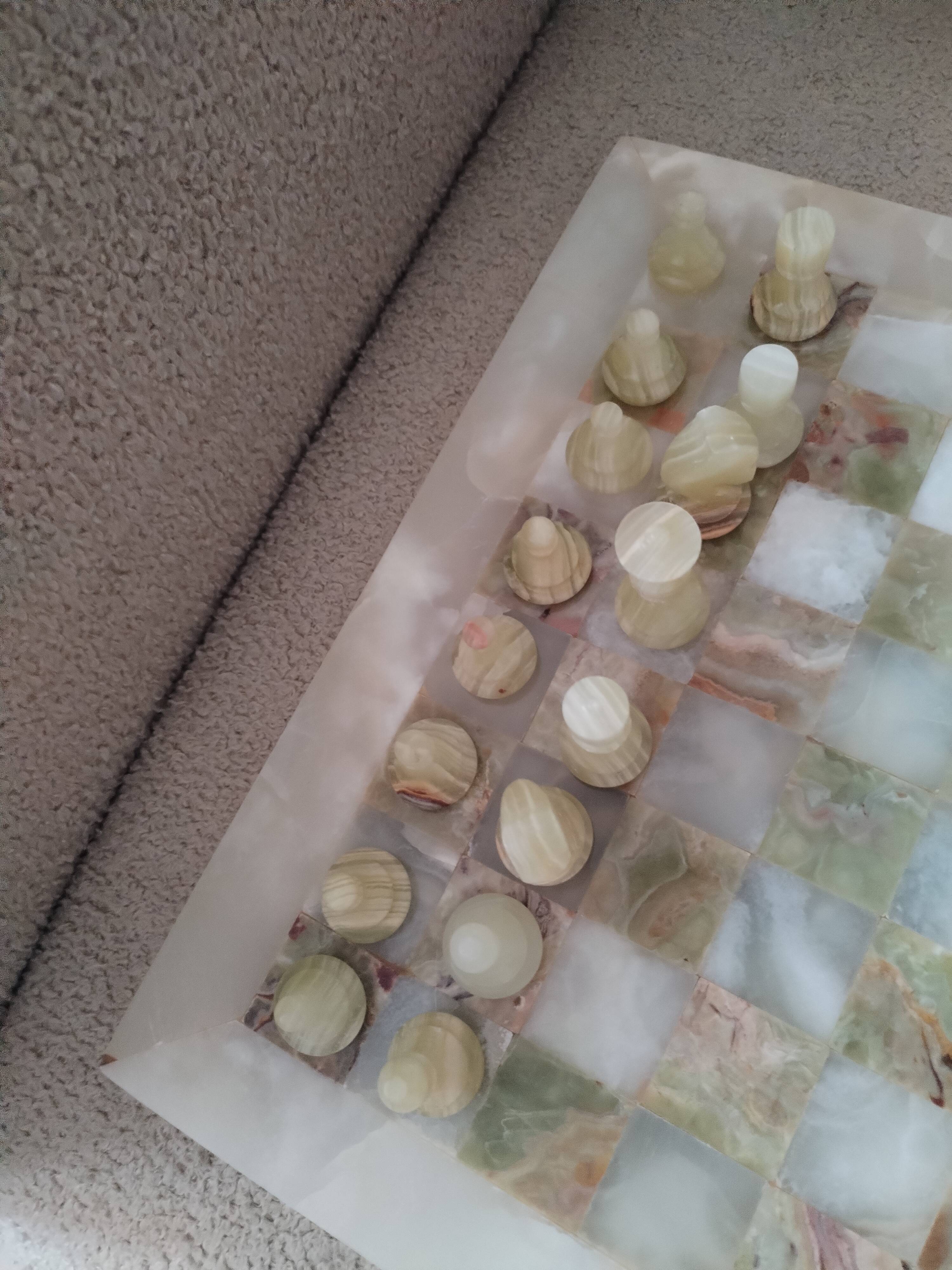 Chess set in onyx and marble