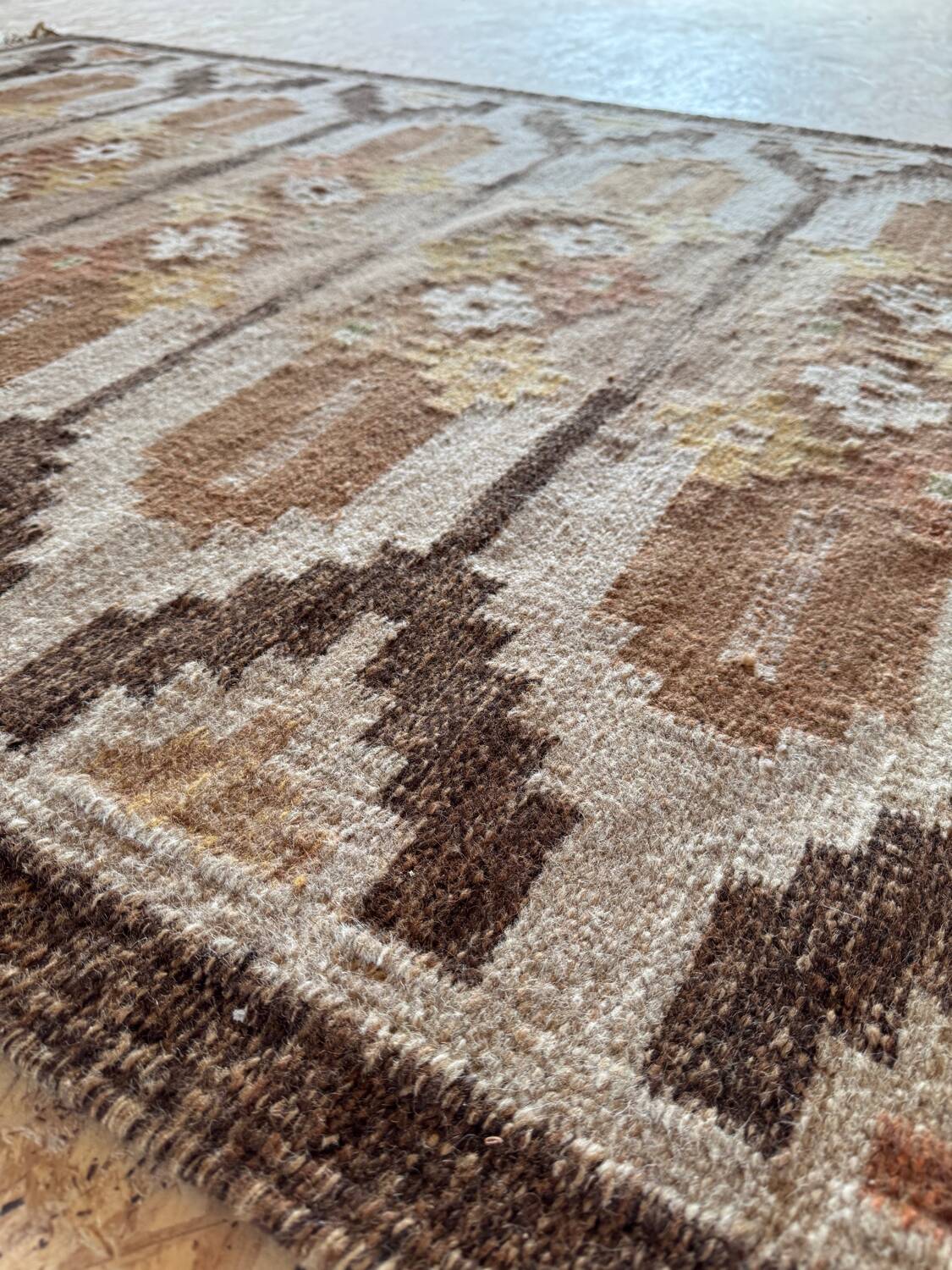 Tapis rolakan scandinave tissé à la main par Ingegerd Silow, Suède