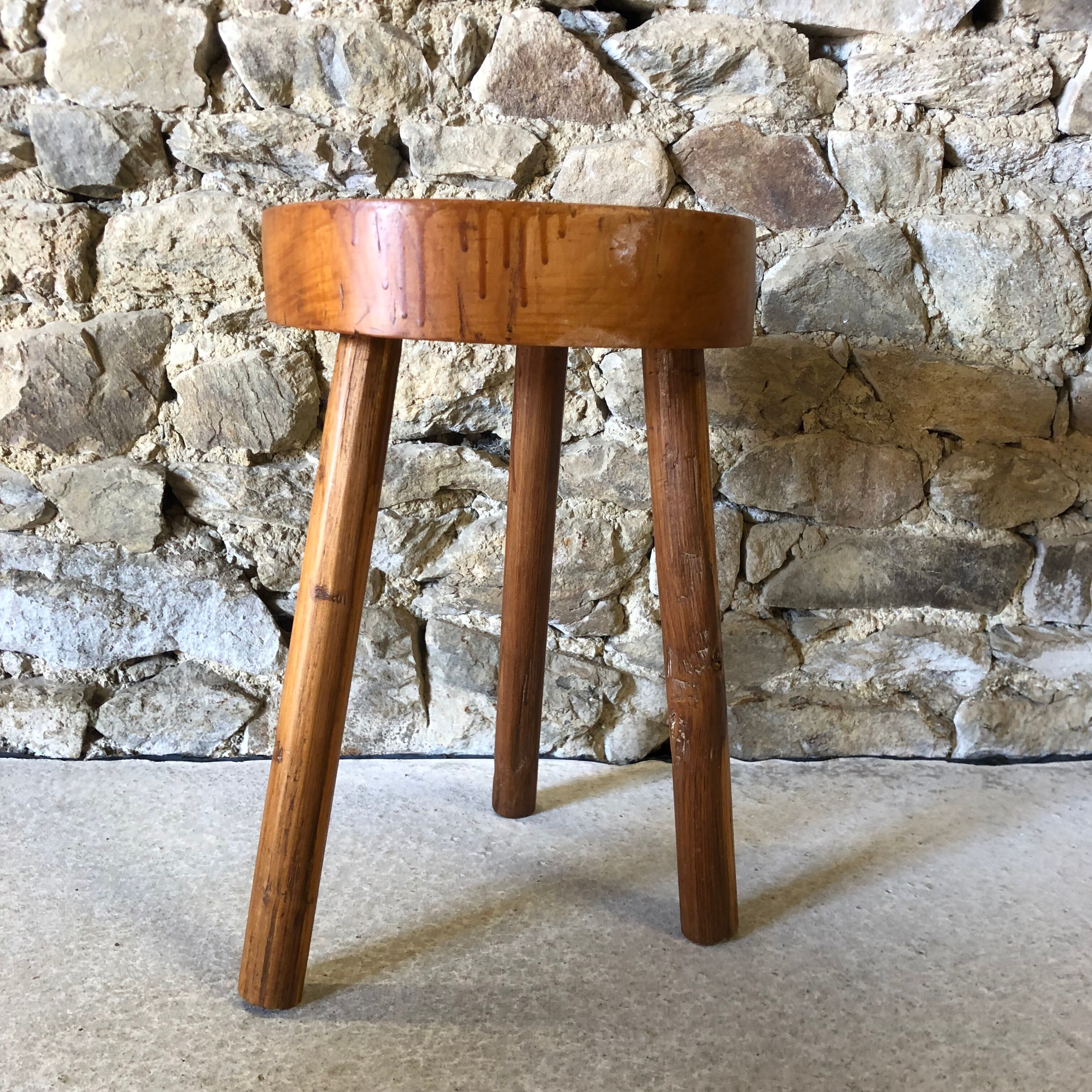 Lot de 4 tabourets en bois tripode art brut