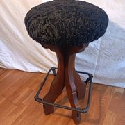Chaise de bar brutaliste