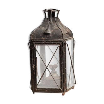 Lanterne noire ancienne