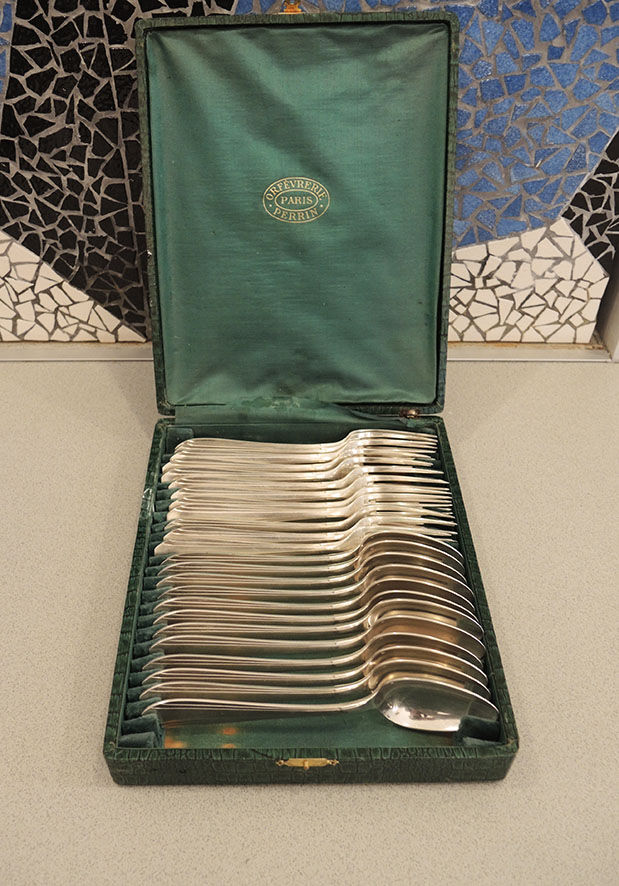 Coffret de 24 anciens couverts style art déco orfevrerie perrin paris