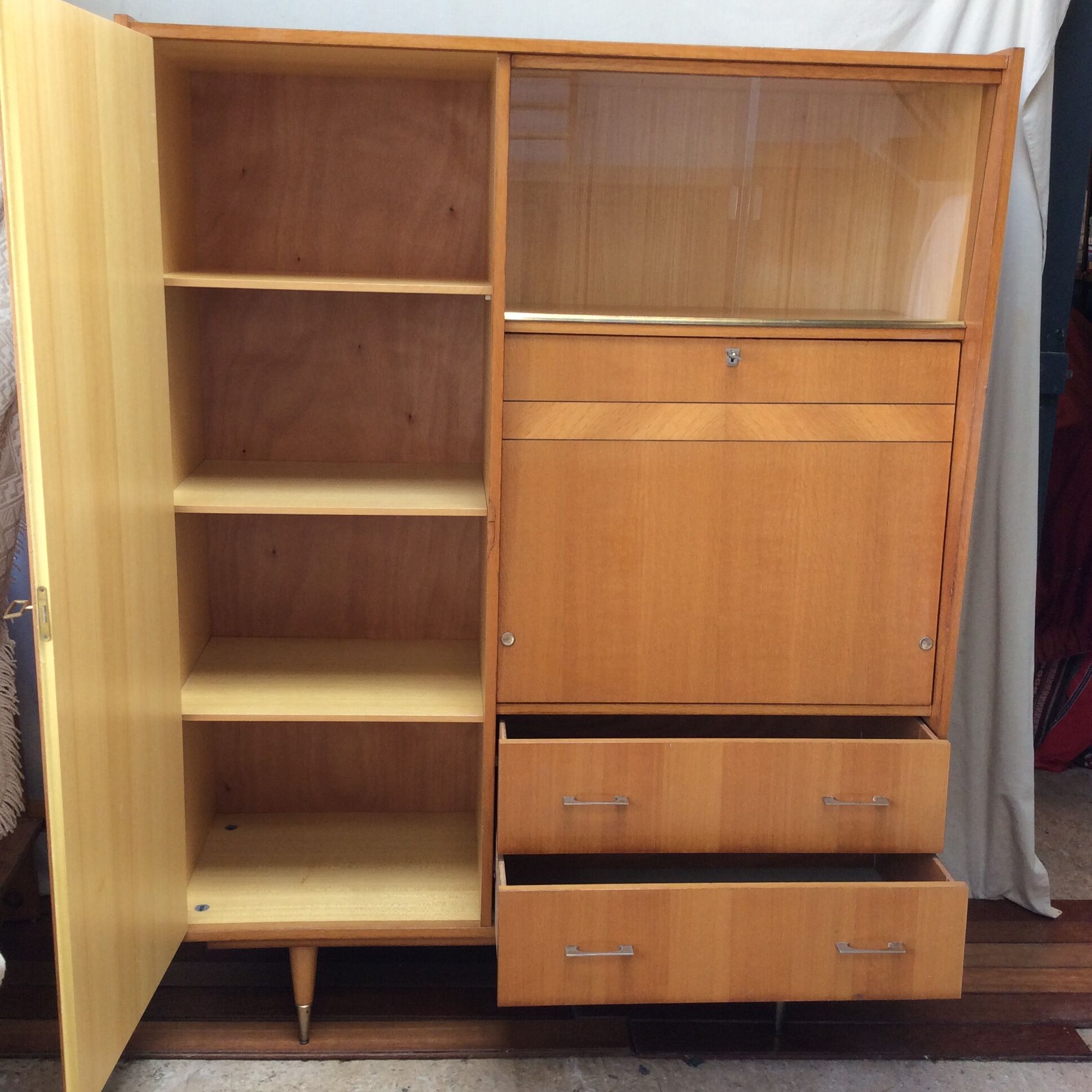 Cabinet Secretary vintage