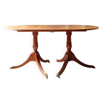 English oval table