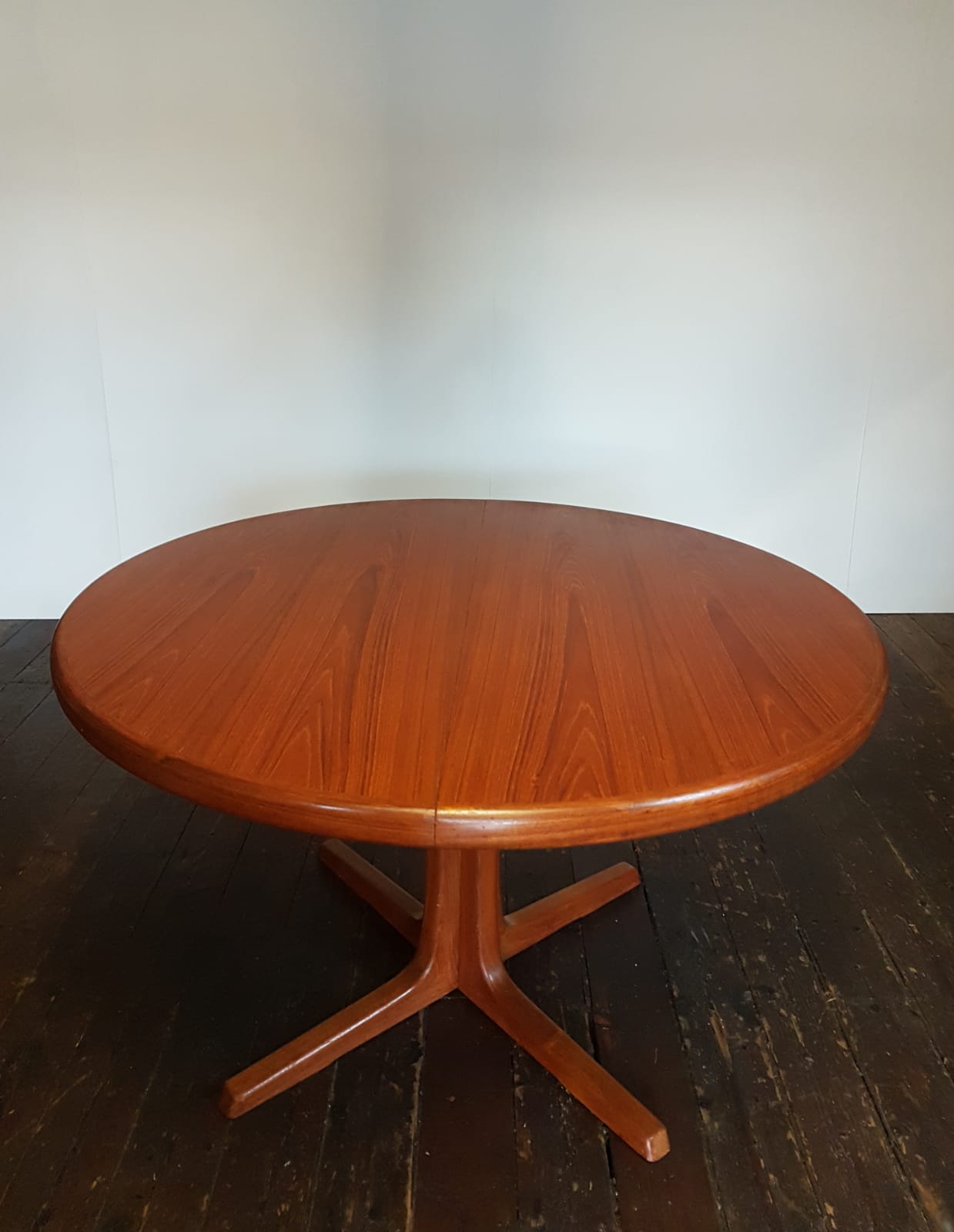 Table par Niels O. Møller pour Gudme Mobelfabrik