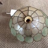 Mother-of-pearl suspension