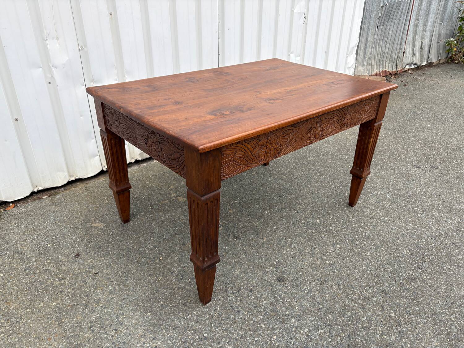Art Deco table sculpted in solid wood