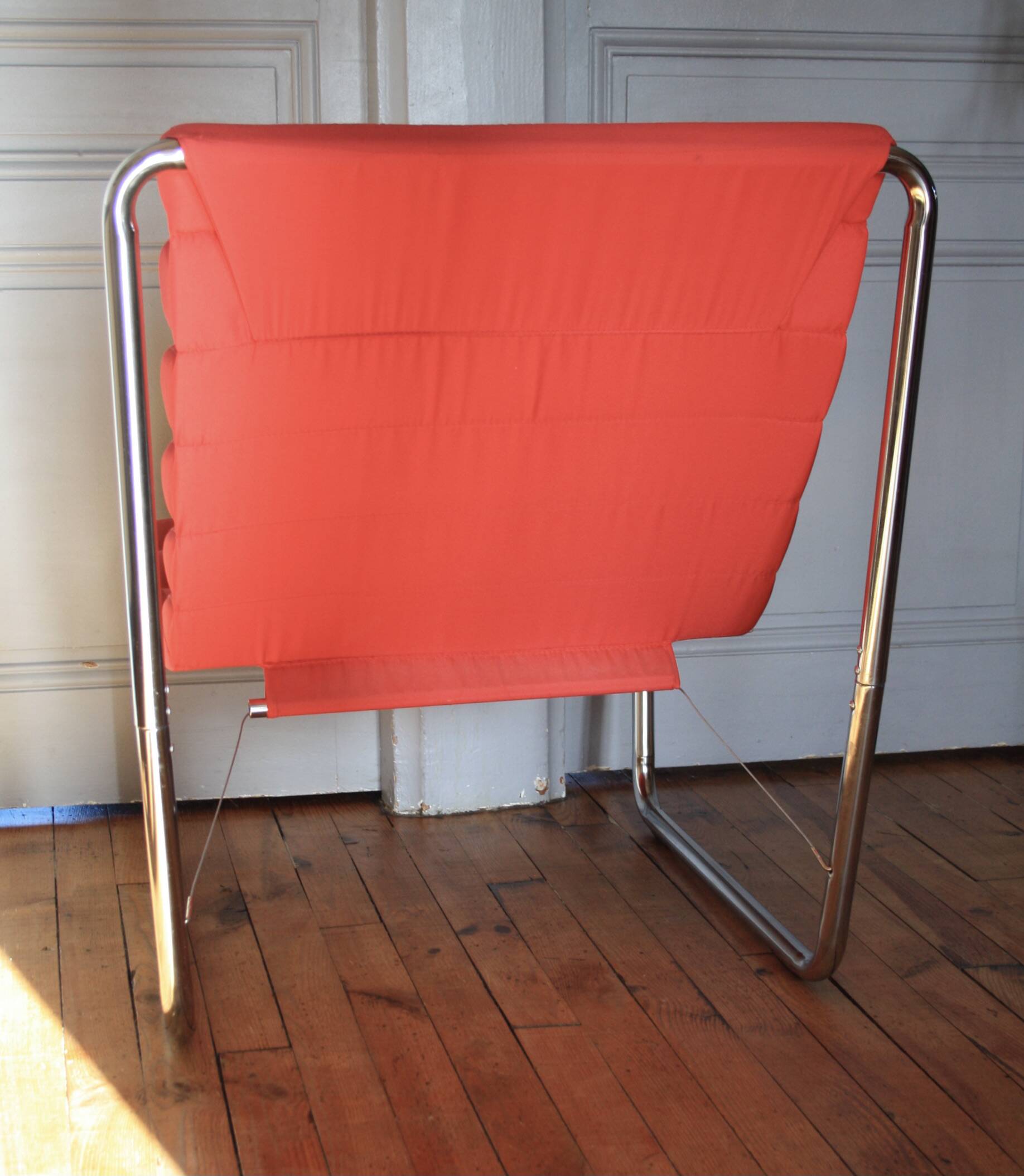 Hanging chair with boudin seat
