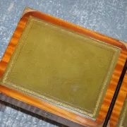 Table Basse Bevan Funnell avec Plateau en Cuir Vert