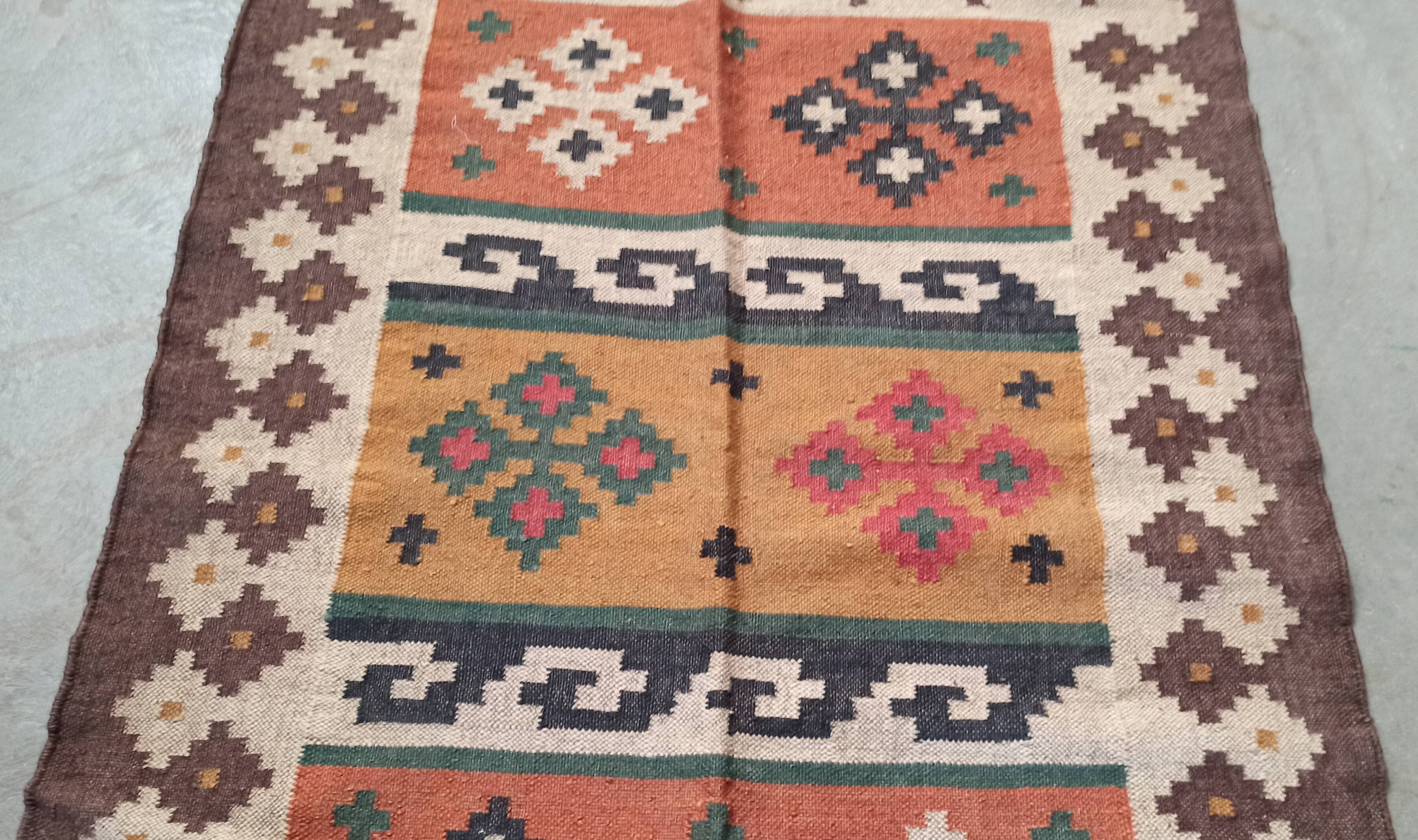 Kilim rug in jute and cotton. 125cm x 195cm