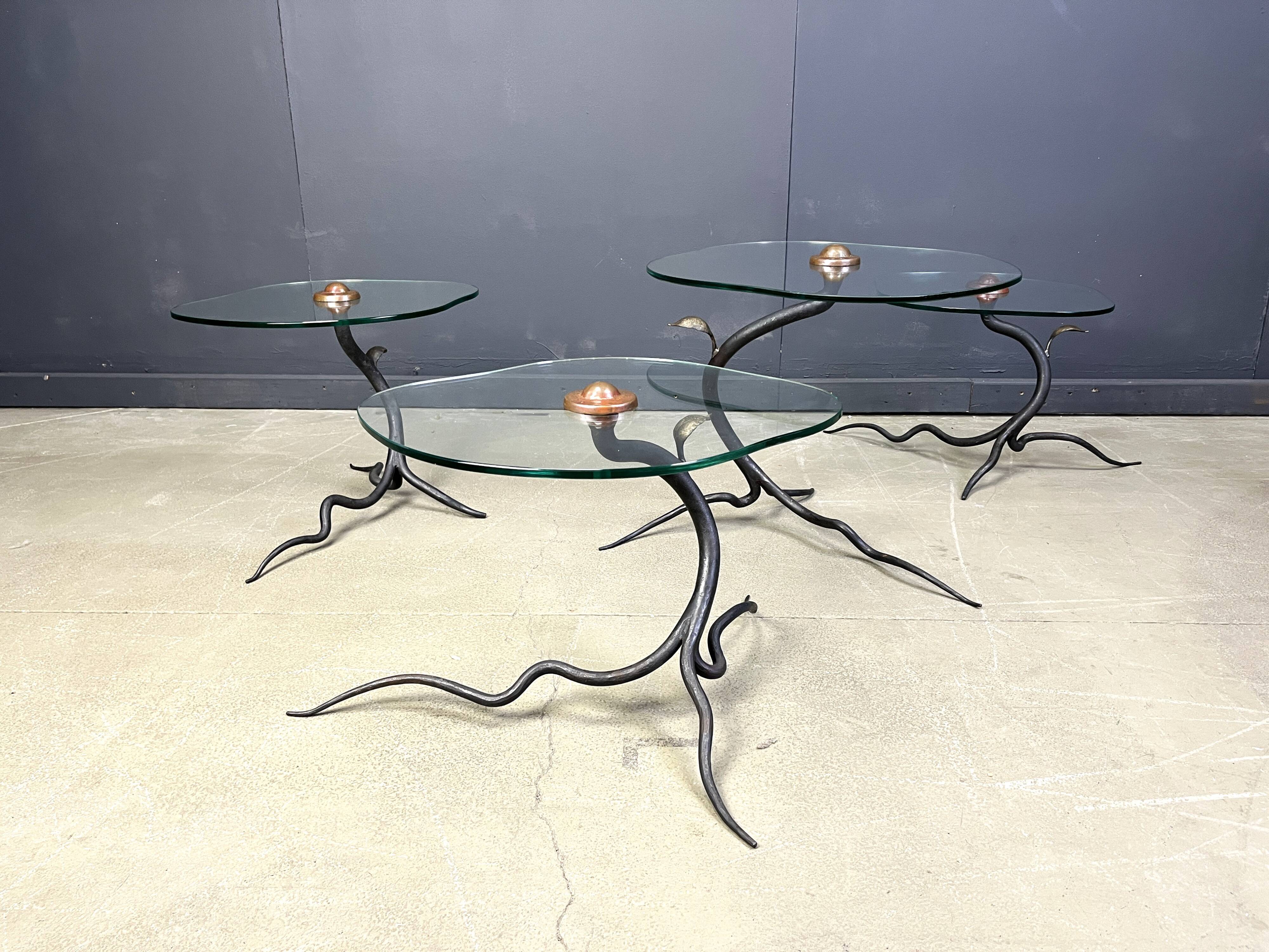 Ensemble de tables basses vintage en fer forgé et verre, années 1970 - Belgique
