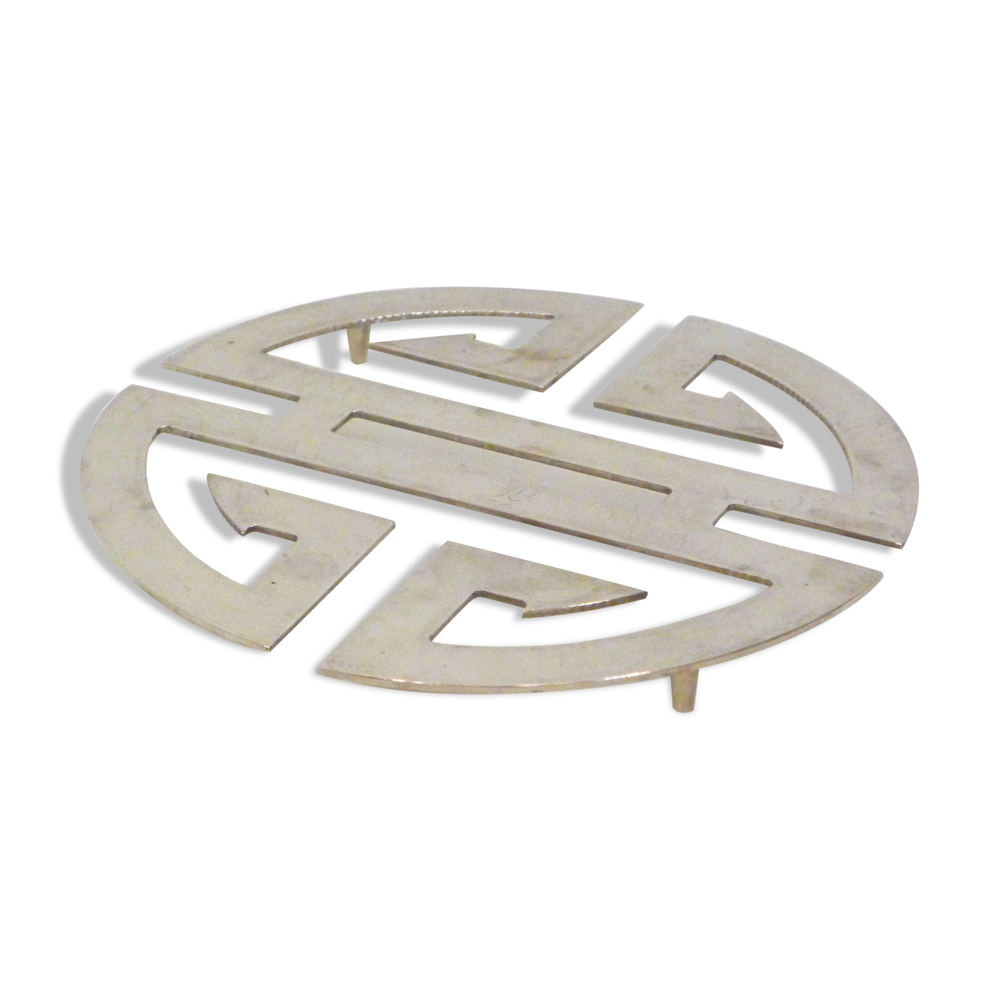 Under the geometric plate opened