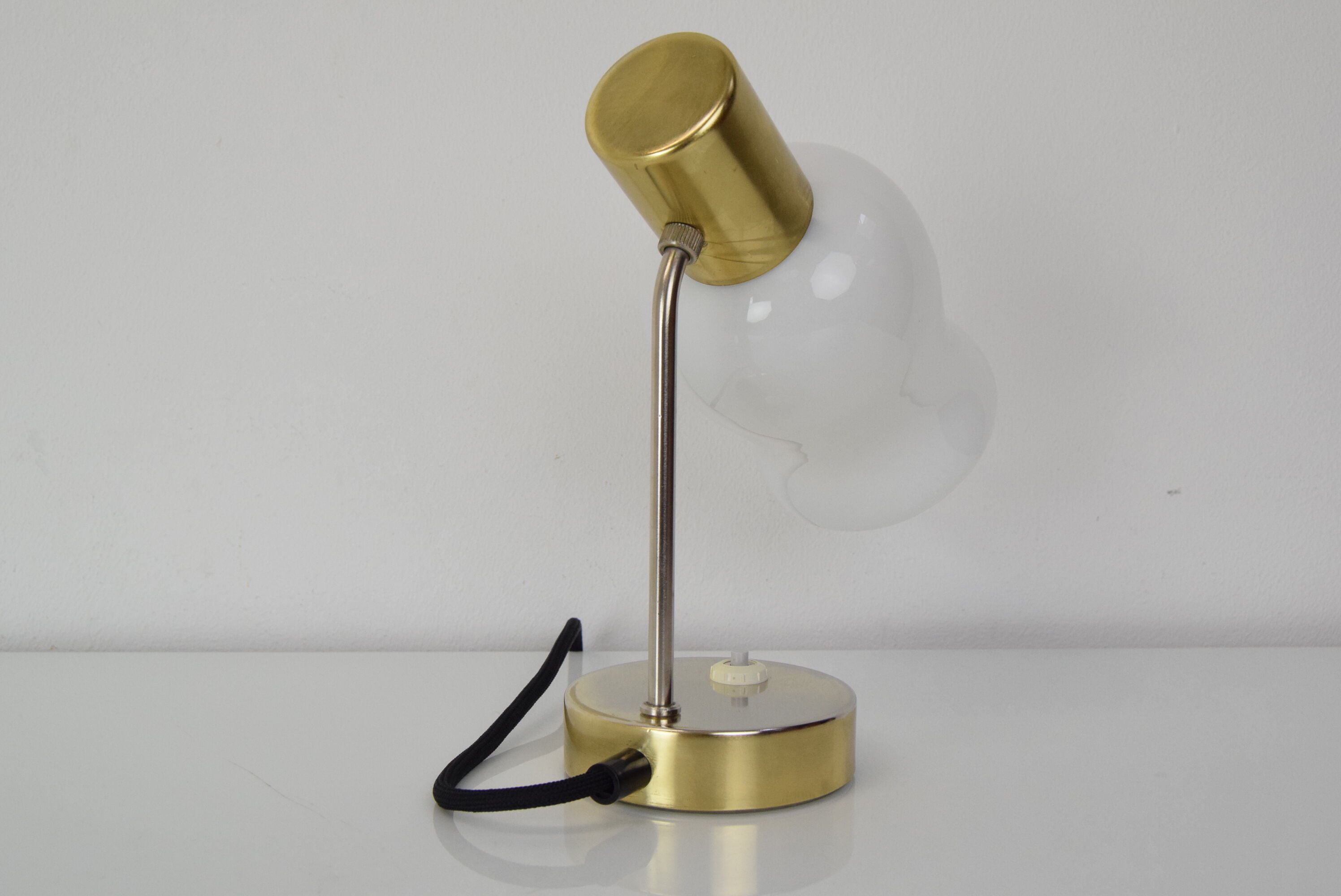 Lampe de table du milieu du siècle Kamenicky Senov, années 1960.