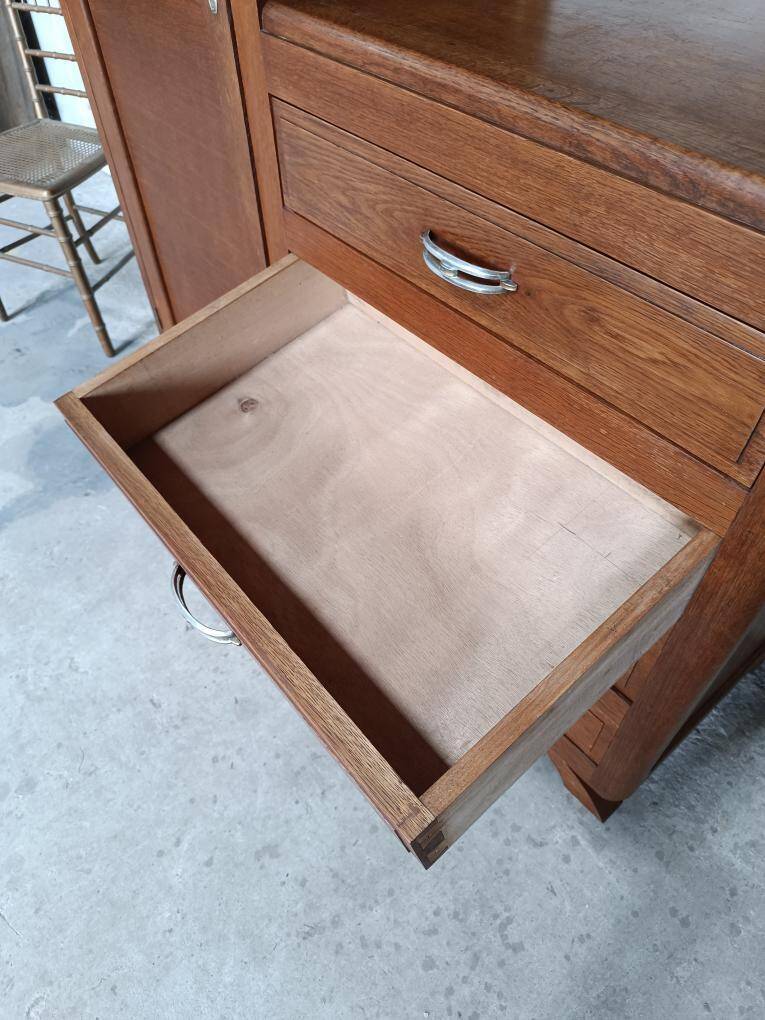 Armoire asymétrique