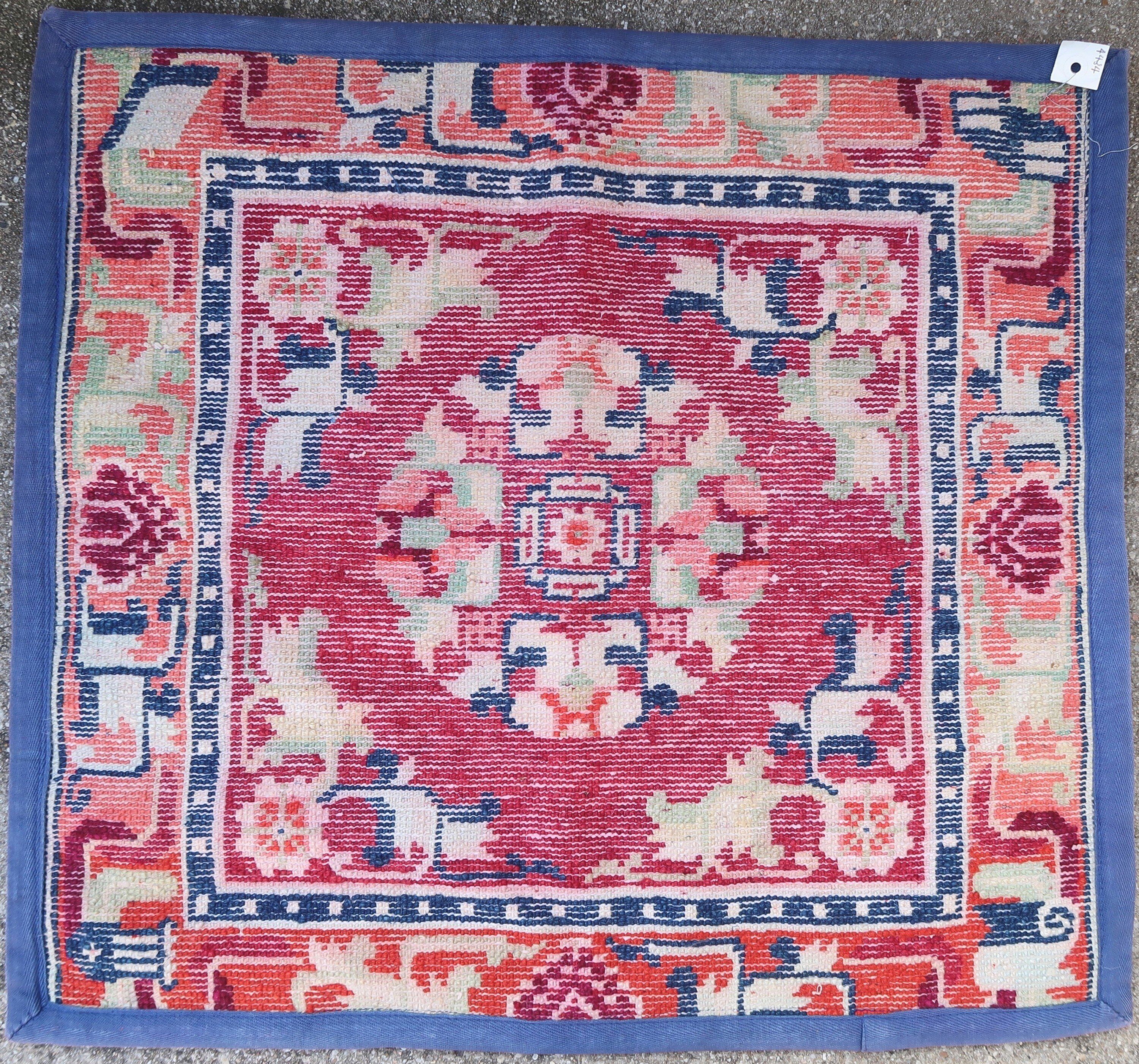 Chinese rug 1900 68 X 63 cm