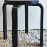 Designer stool in black lacquered solid wood - 80s/90s