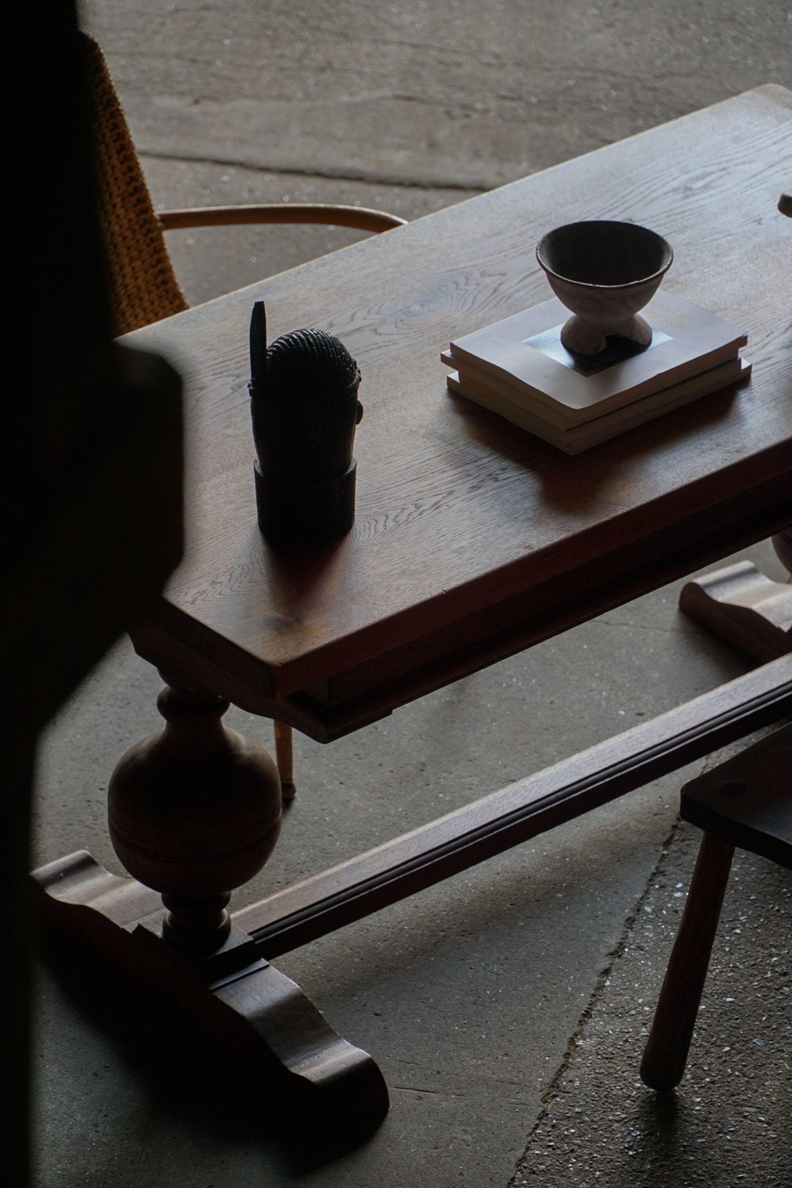 Baroque writing desk from the 1920s in solid oak, by a Danish cabinetmaker.