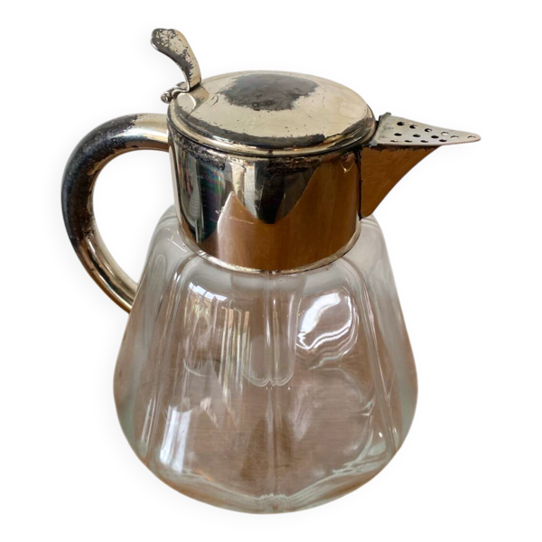 Carafe rafraîchissoir ancien en verre moulé et métal argenté