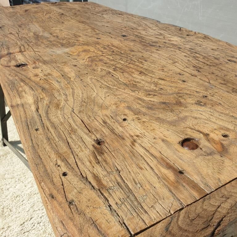 Eiffel metal base workshop with rivets