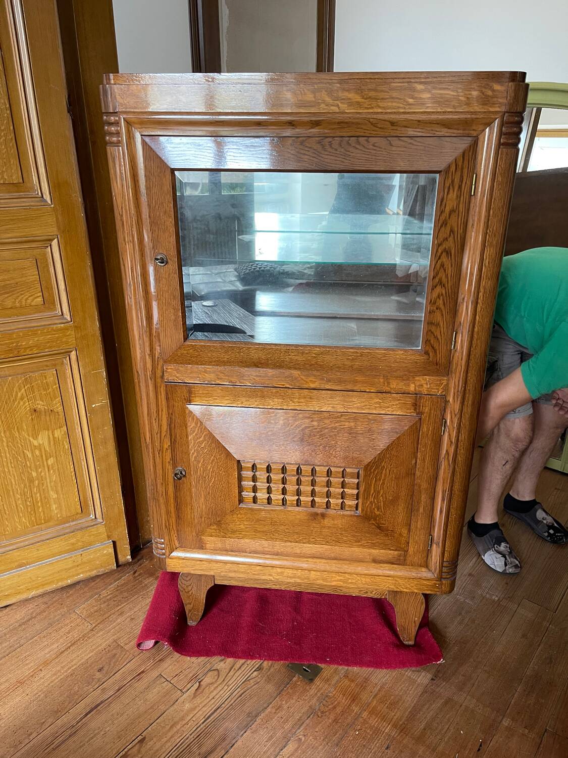 Glass cabinet