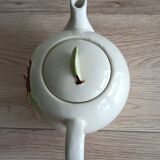 Slush teapot with embossed fruit decoration