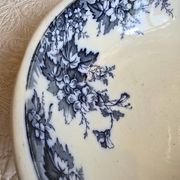 Grande vasque ancienne anglaise A.B & Co modèle May – flow blue floral