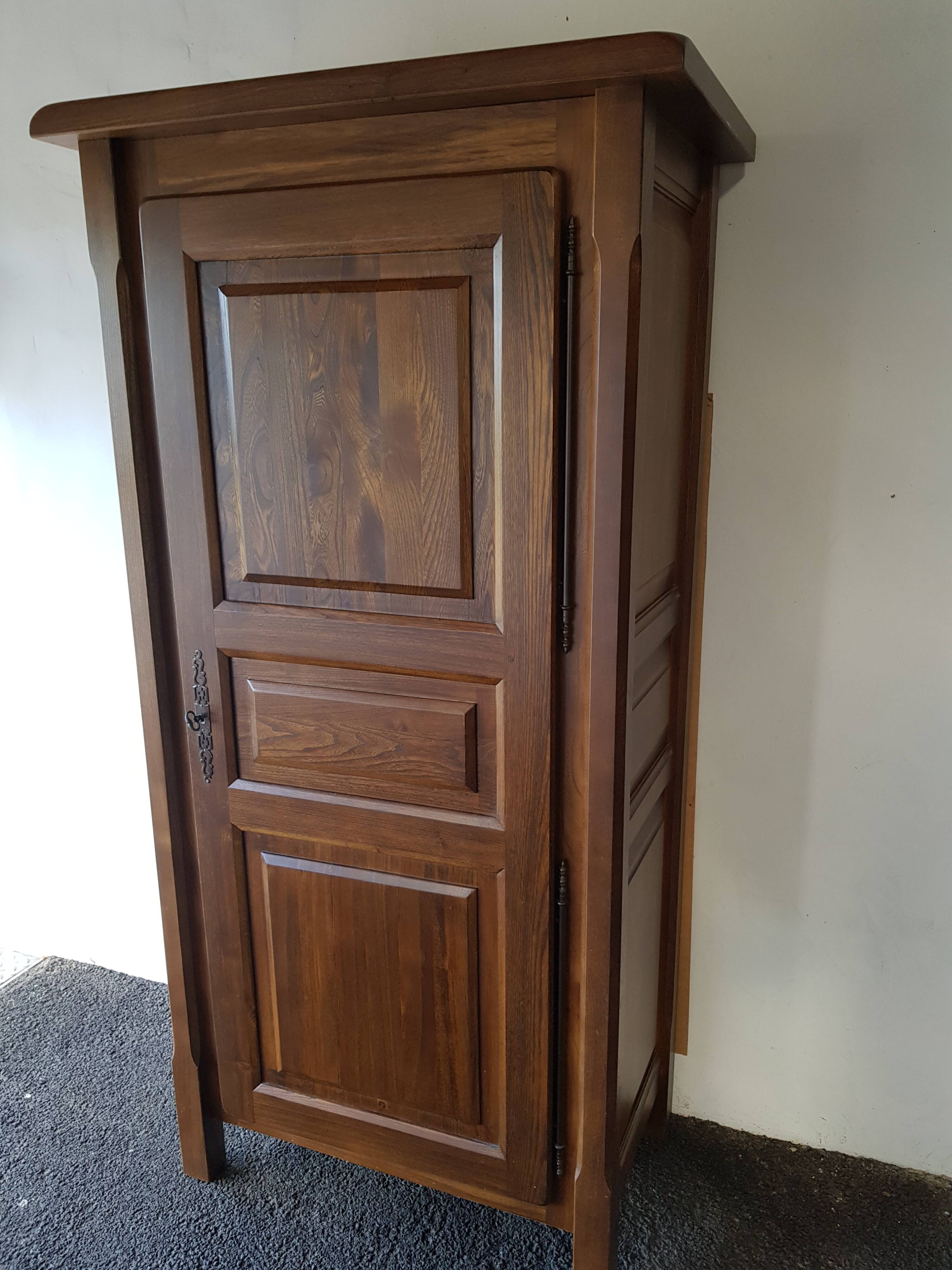 Solid elm bonnetière