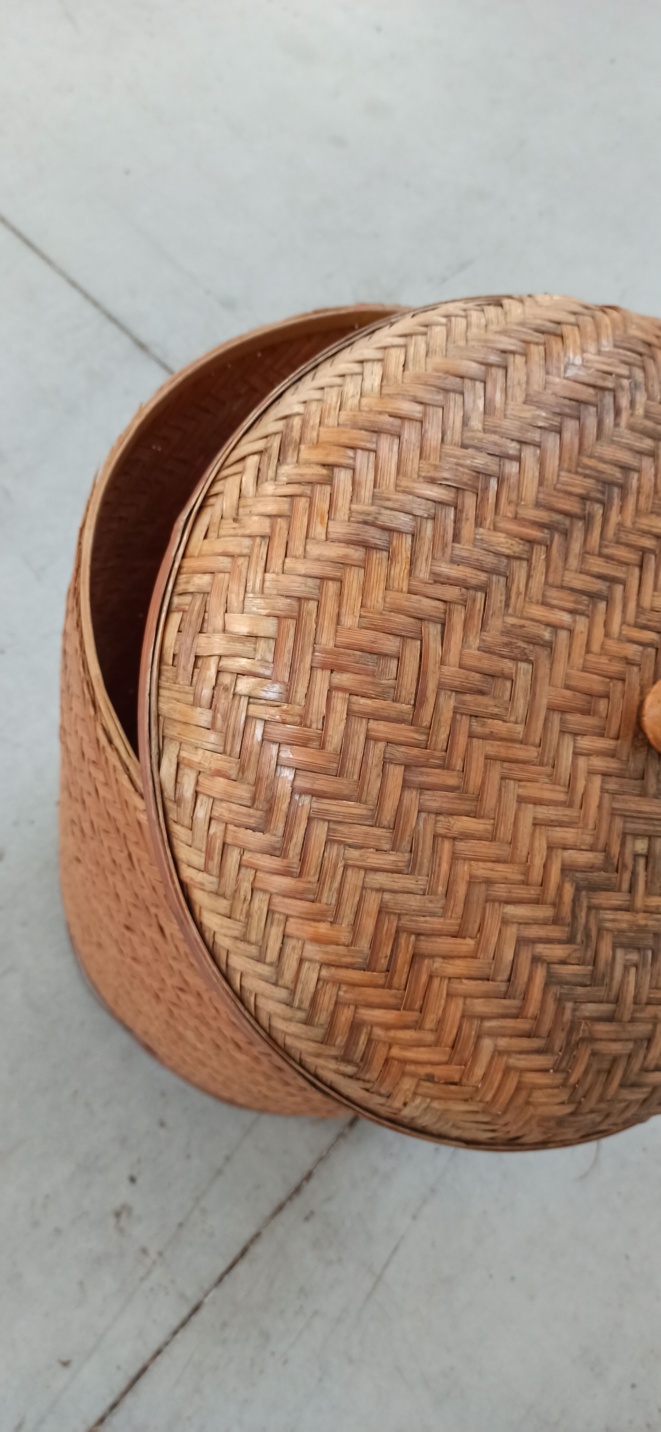 Large braided basket with lid