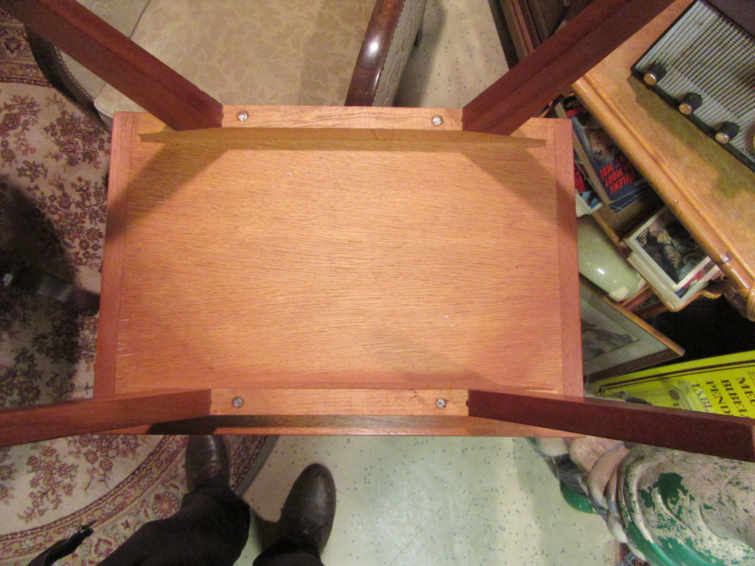 Pair nightstands vintage