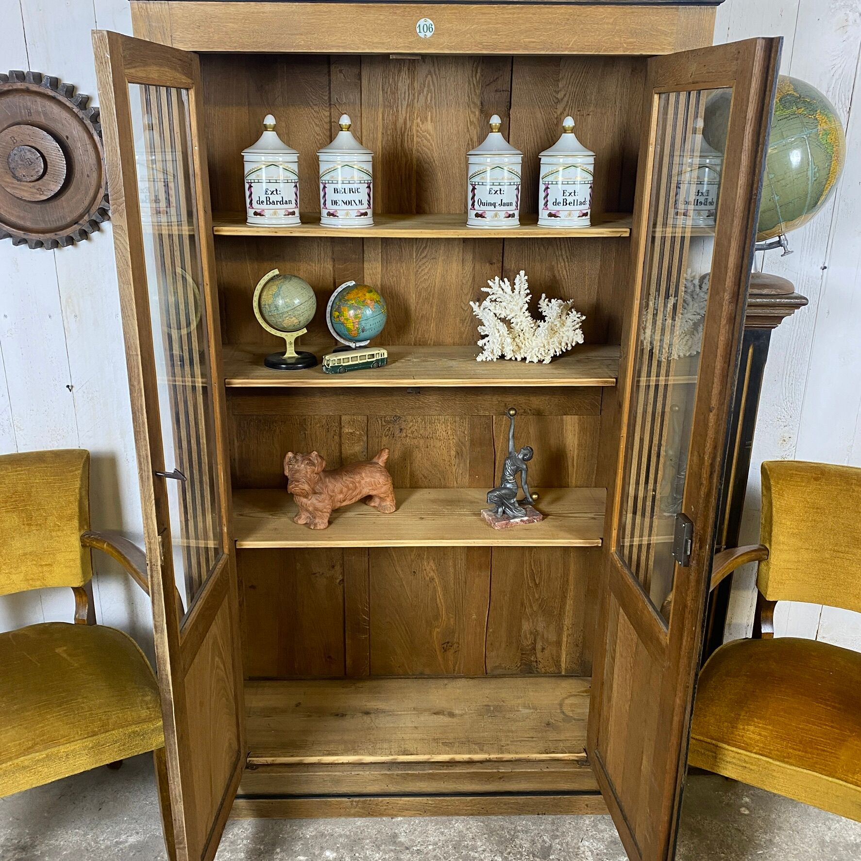 Vitrine bibliothèque scolaire