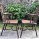 Duo de fauteuils Windsor en orme massif année 50.