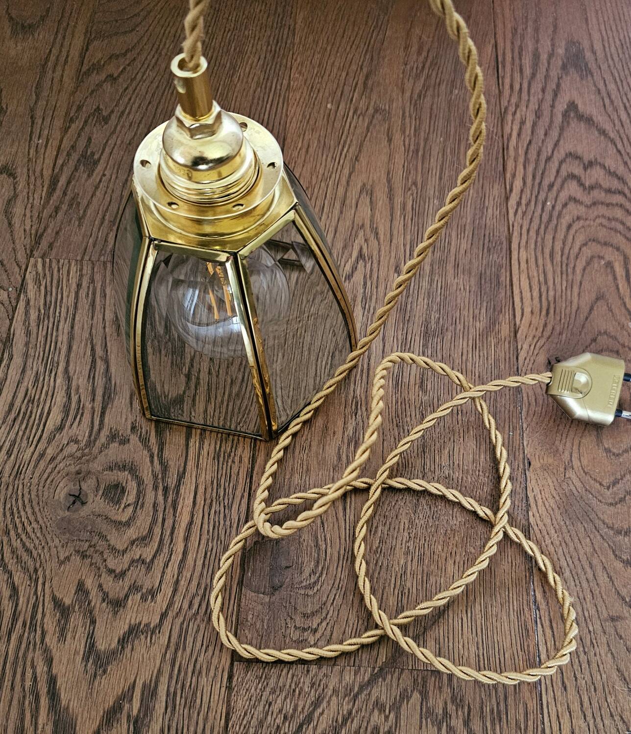Antique portable lamp with chiseled glass and brass