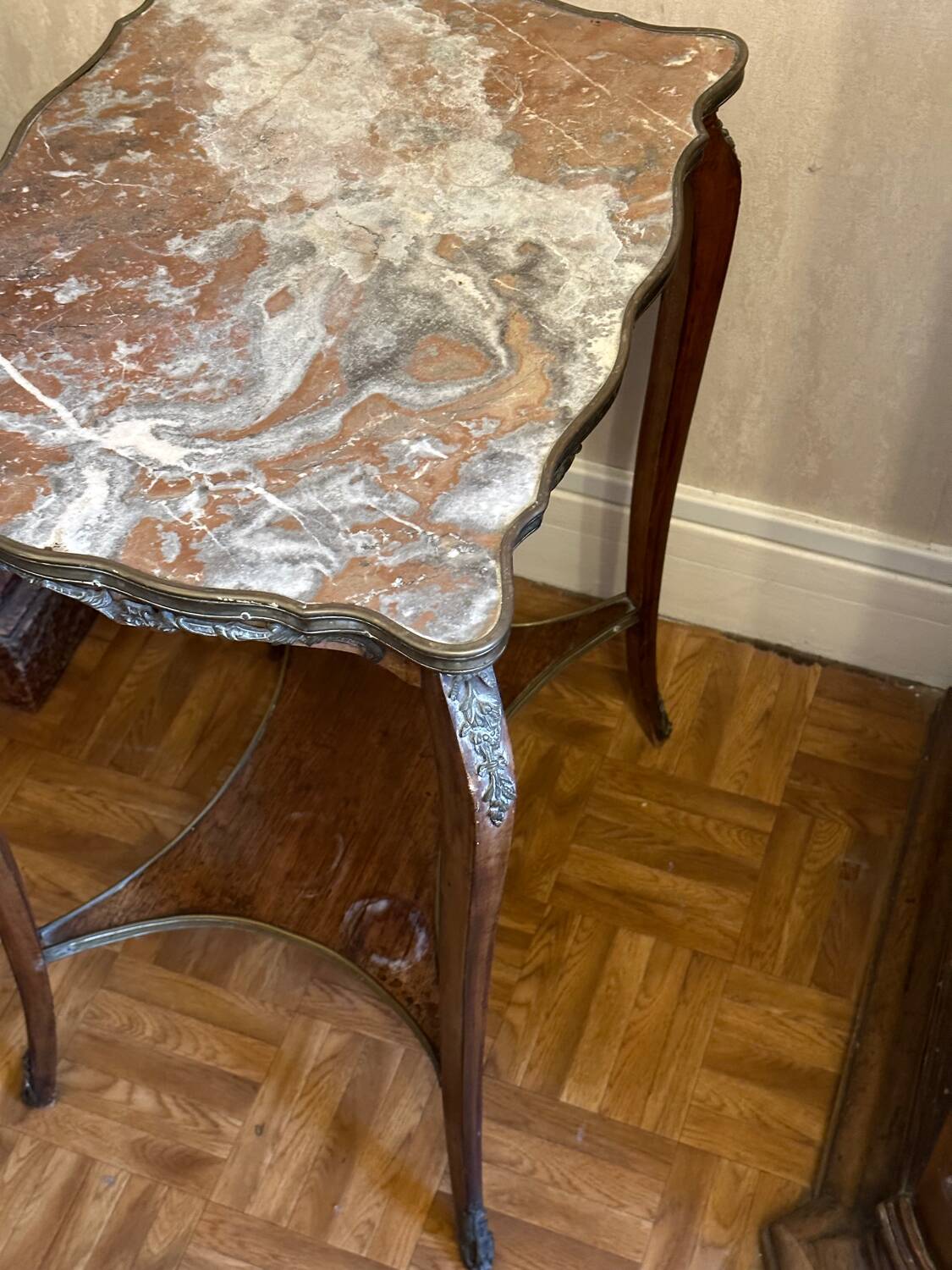 Table d’appoint avec Plateau en Marbre Style Louis XV - Fin 19 e