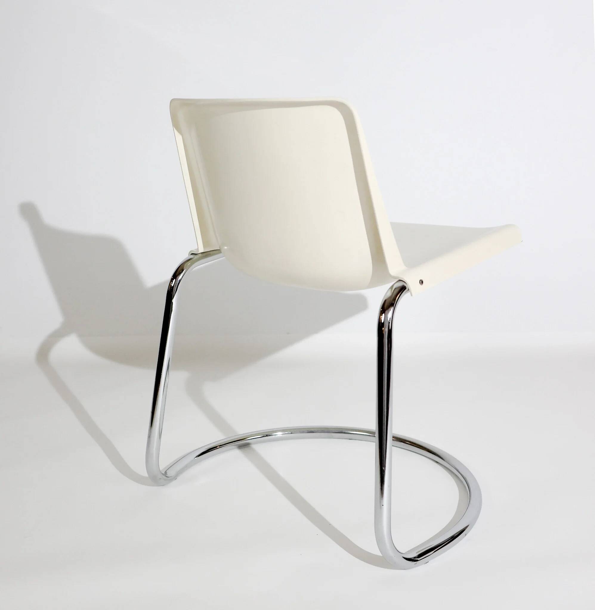 Vintage Alessia chair by Giotto Stoppino for Driade, Italy, 1970s – white ABS and chrome