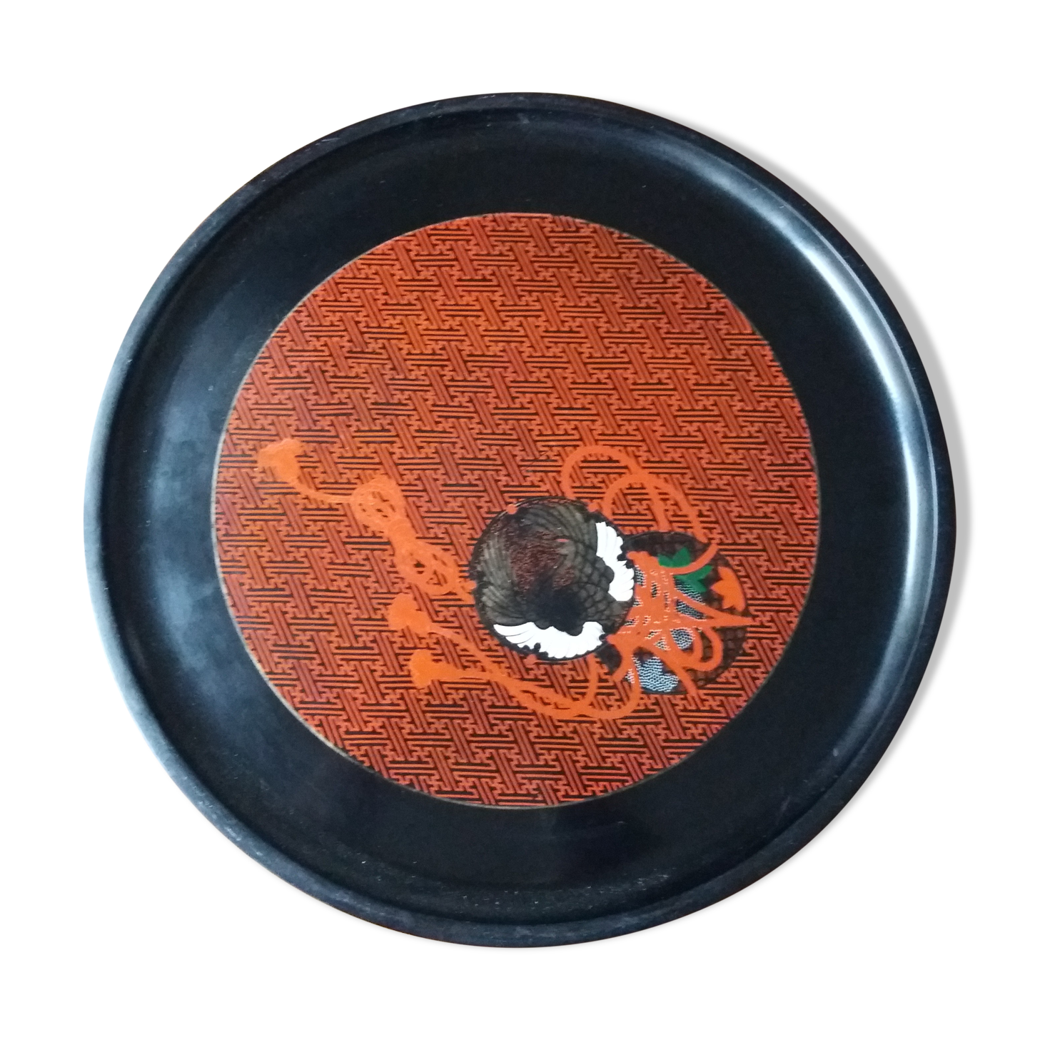 Ancient japanese plateau in stork lacquer