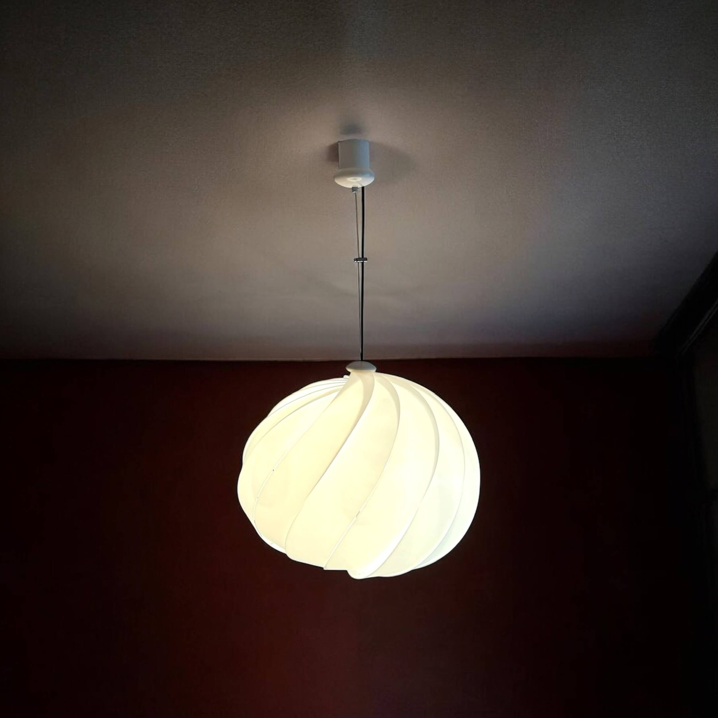 Harvey Guzzini Alicante Large White Acrylic Lamp with Sculptural Shape, 1960s