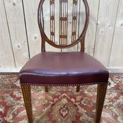 Suite de 6 chaises de style Louis XVI bordeaux