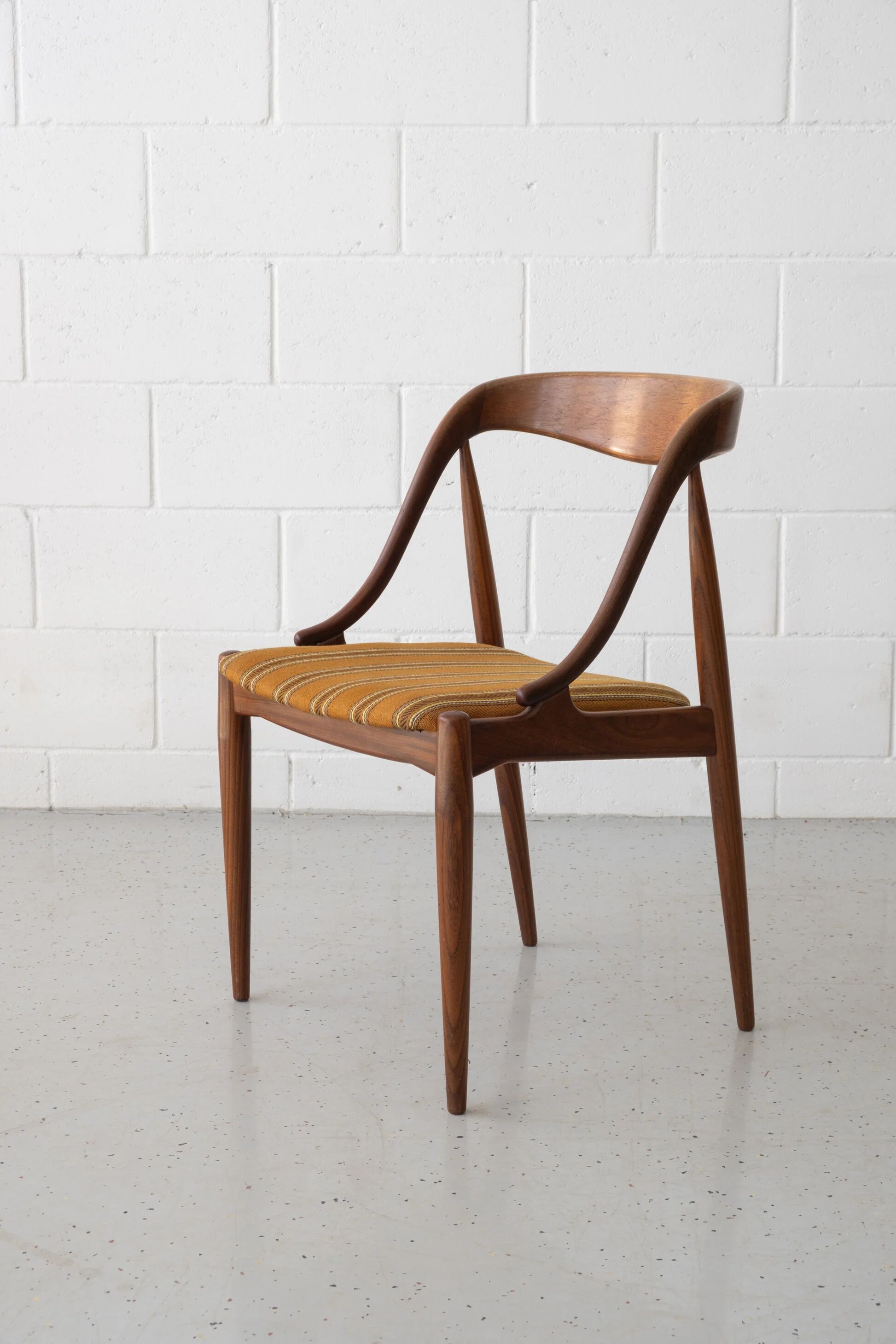 Johannes Andersen Model 16, set of 6 (re-upholstery included)