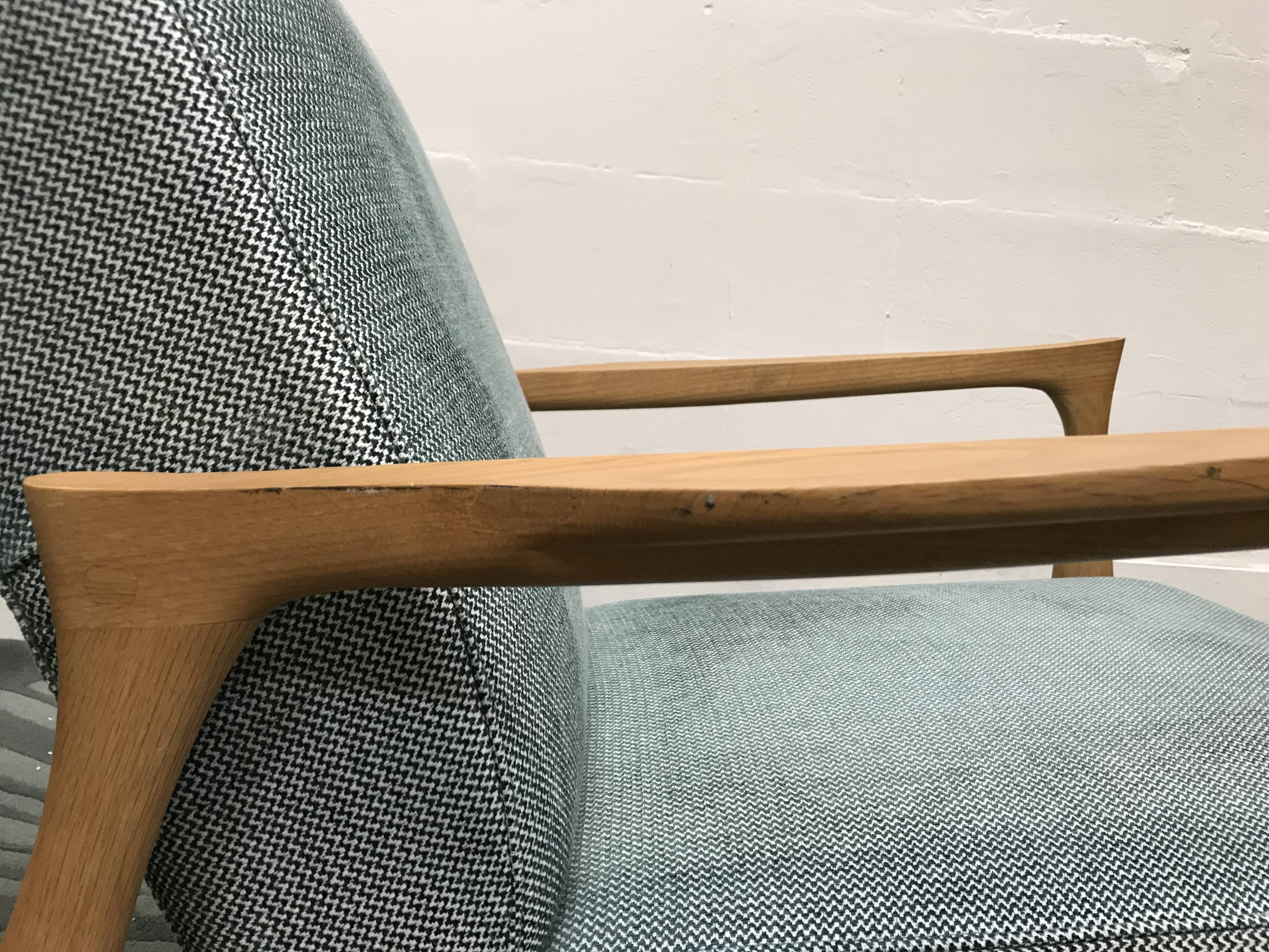 Floating zag celadon Red Edition chair