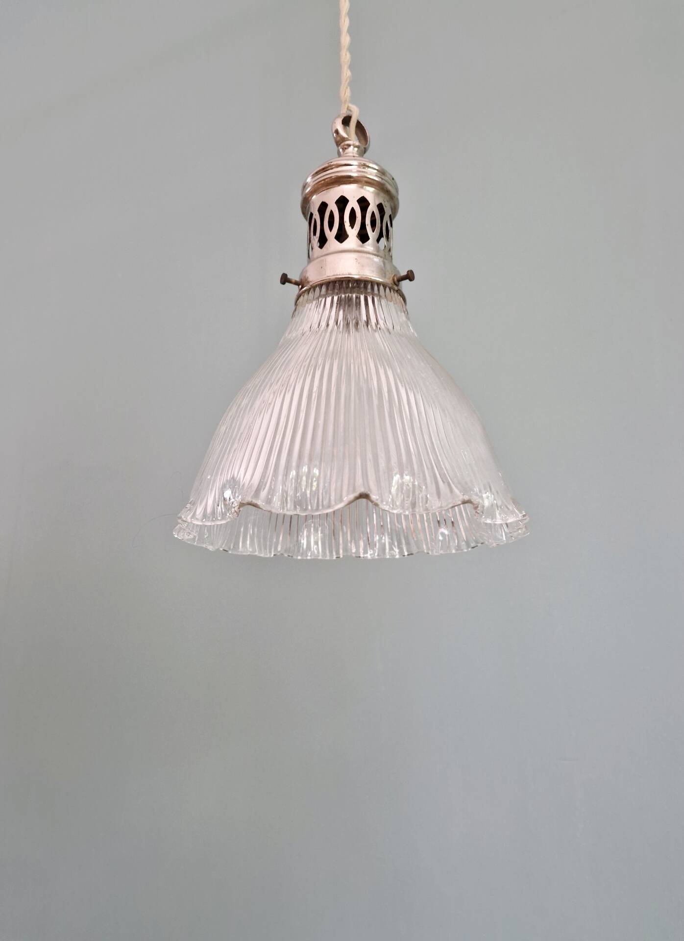 Suspension Holophane in ribbed transparent glass, 1930