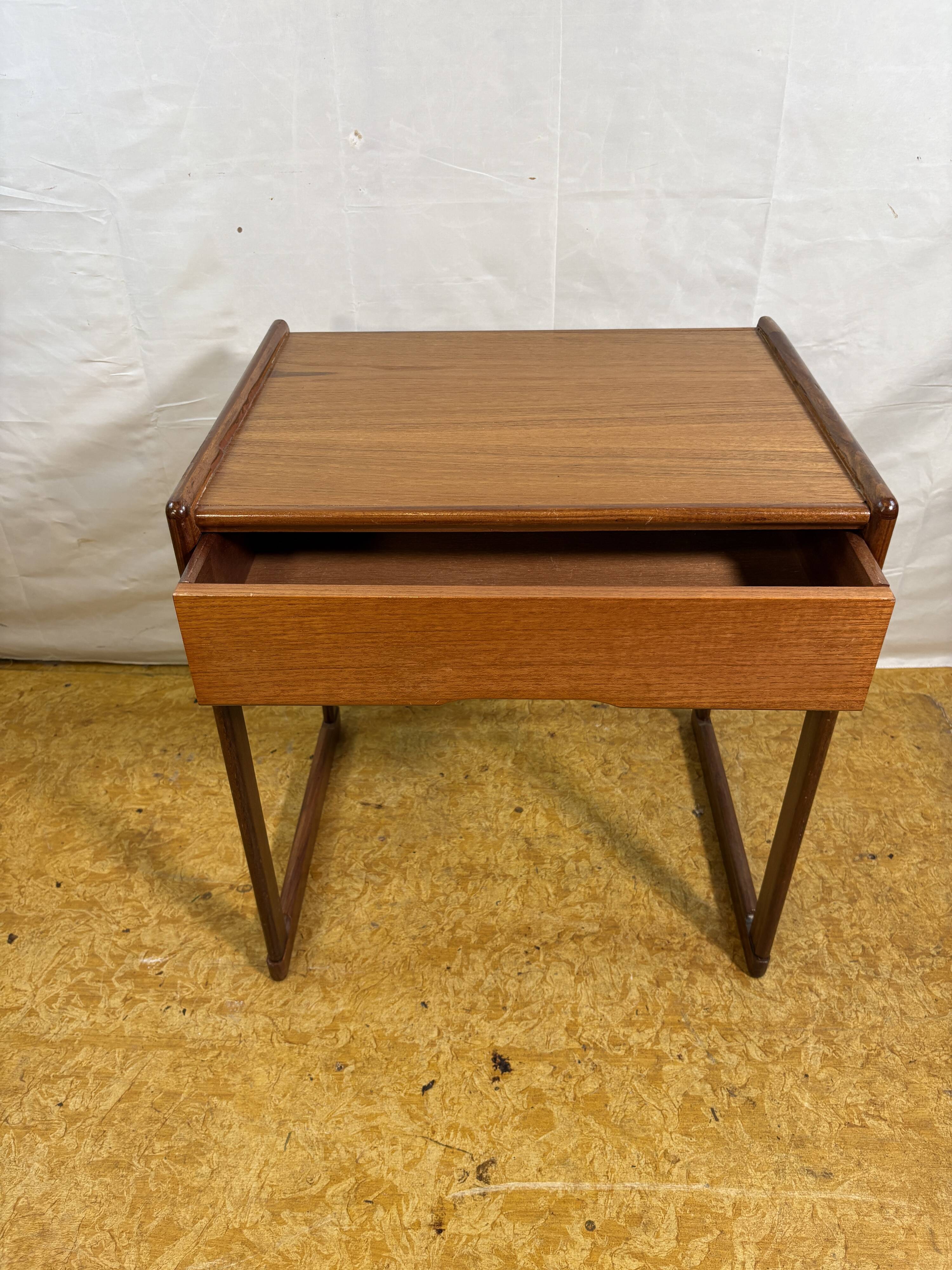 Table d'appoint G Plan en teck vintage – Moderne du milieu du siècle – Années 1960