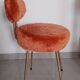 Chaise vintage moumoute Pelfran couleur saumon