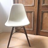 Eames DSW chair - Herman Miller edition - off white fiberglass