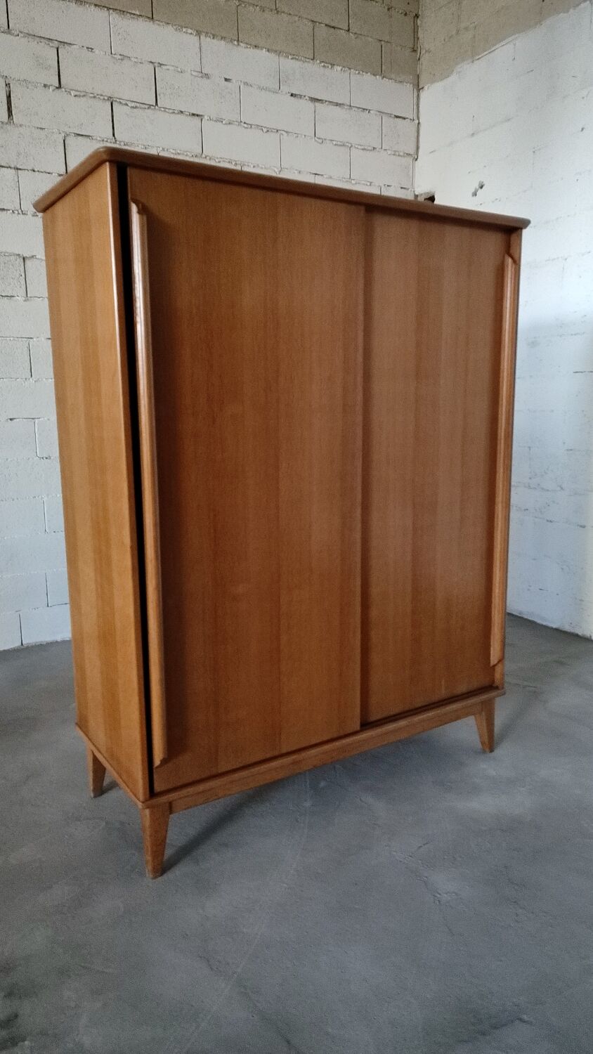 Wardrobe foot vintage compass