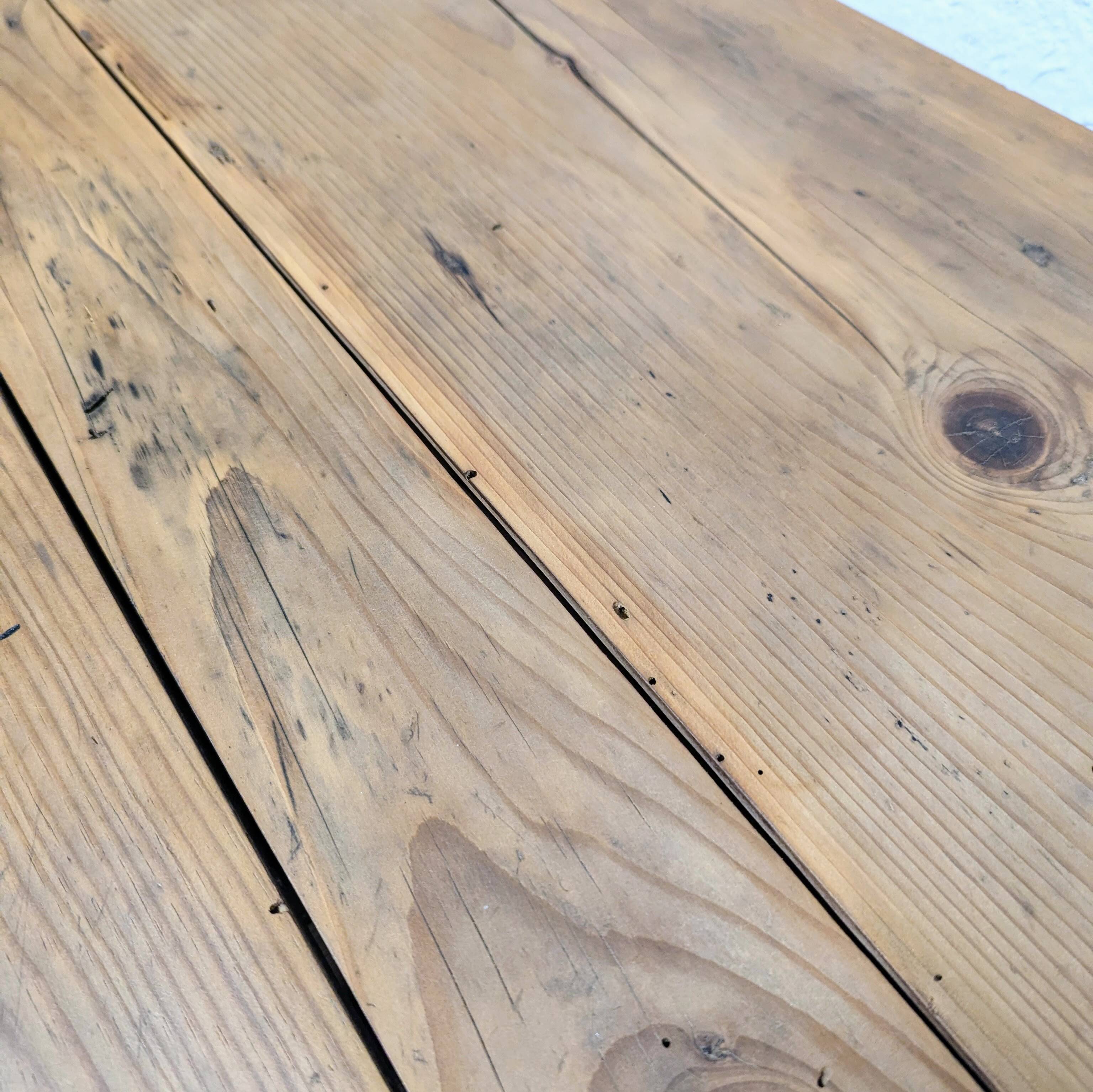 Petite table de ferme