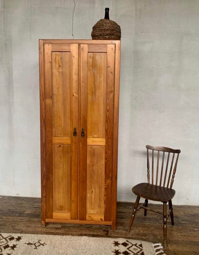 Parisian wardrobe with 2 doors in solid fir