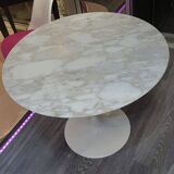 Table Saarinen en marbre Calacatta  ronde 91 cm