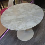 Saarinen table in Calacatta marble round 91 cm