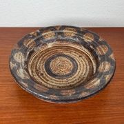Large studio pottery bowl from the mid-century by Lisbeth Sallingboe for Jelling Keramik, 1960s.