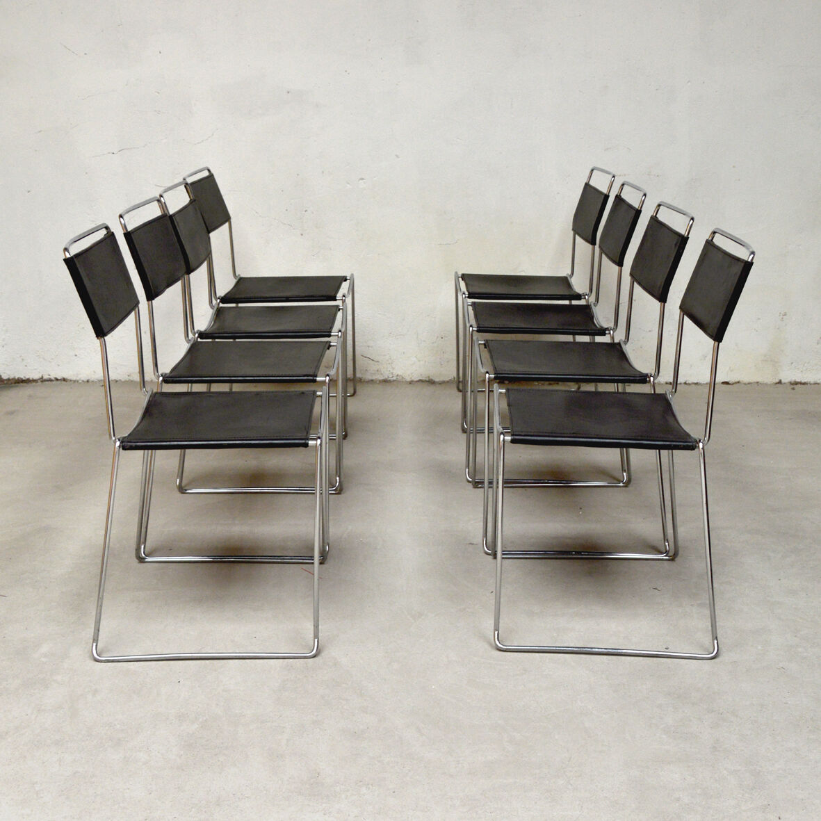 Set of 8 Italian Chairs in leather and steel, 1970